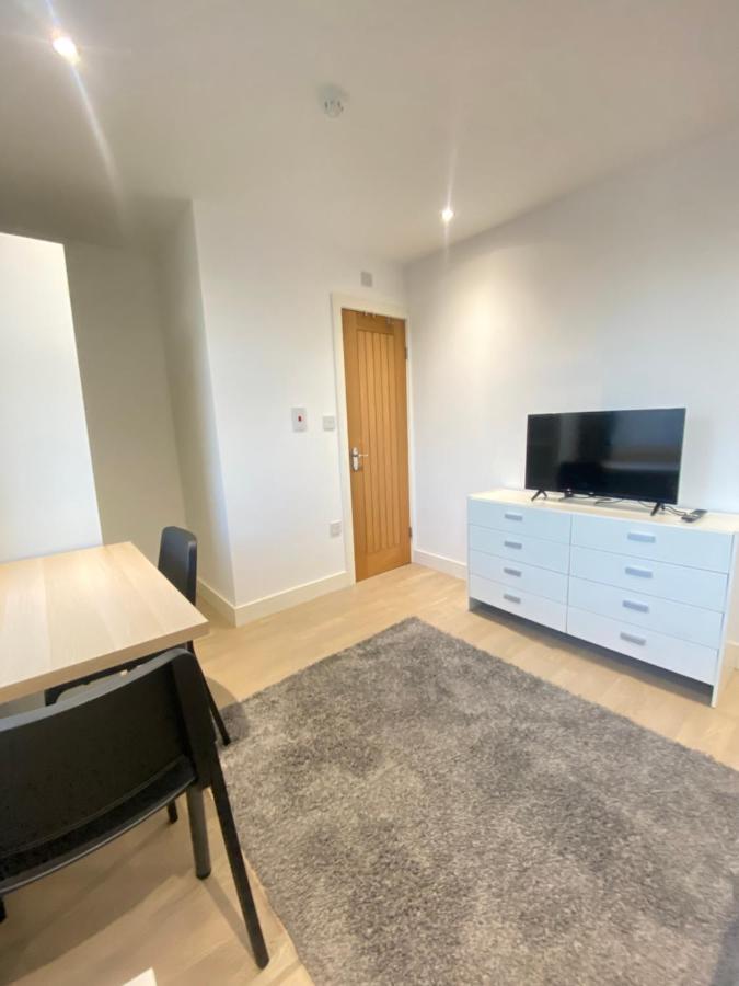 Cozy En-Suite Near Stratford ลอนดอน ภายนอก รูปภาพ