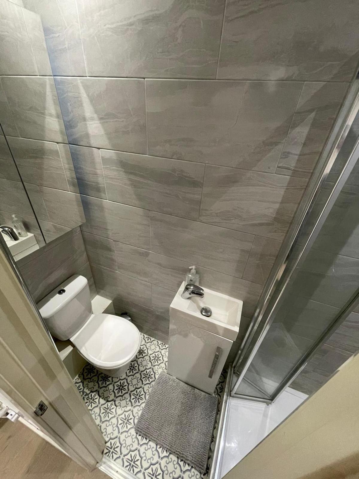 Cozy En-Suite Near Stratford ลอนดอน ภายนอก รูปภาพ