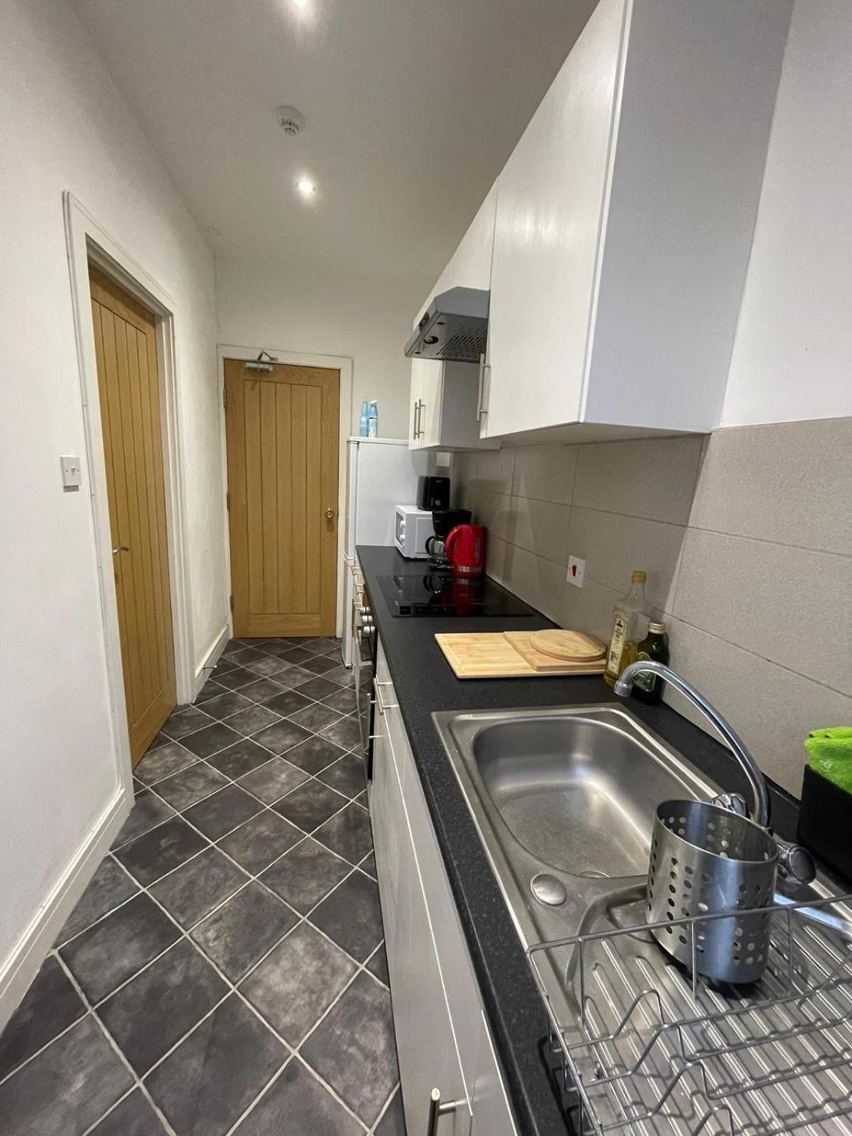 Cozy En-Suite Near Stratford ลอนดอน ภายนอก รูปภาพ
