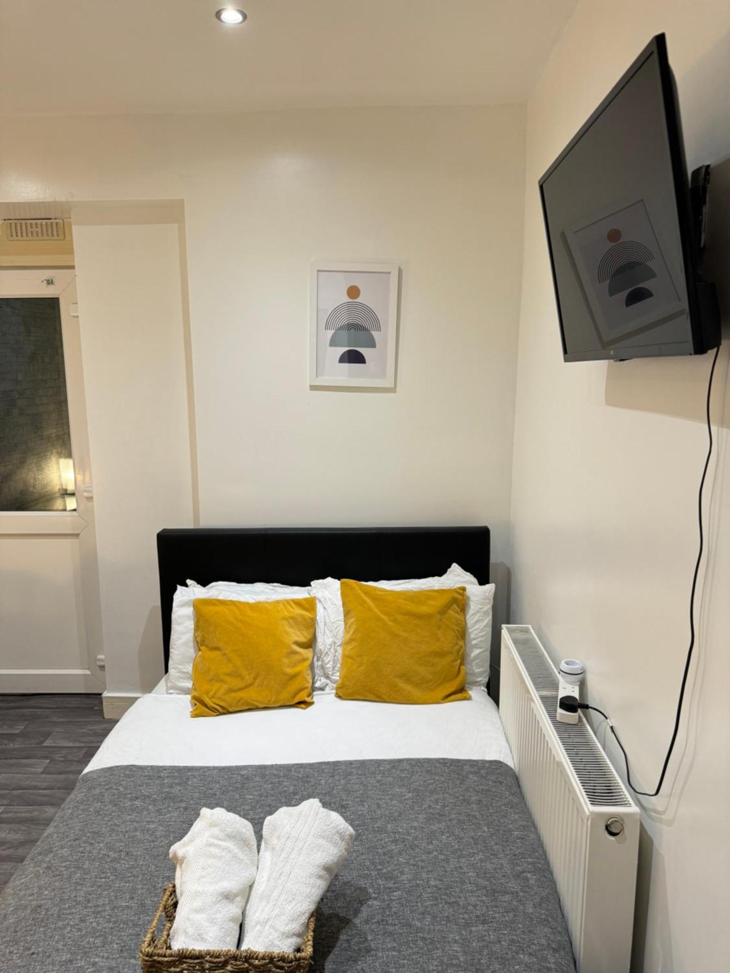 Cozy En-Suite Near Stratford ลอนดอน ภายนอก รูปภาพ