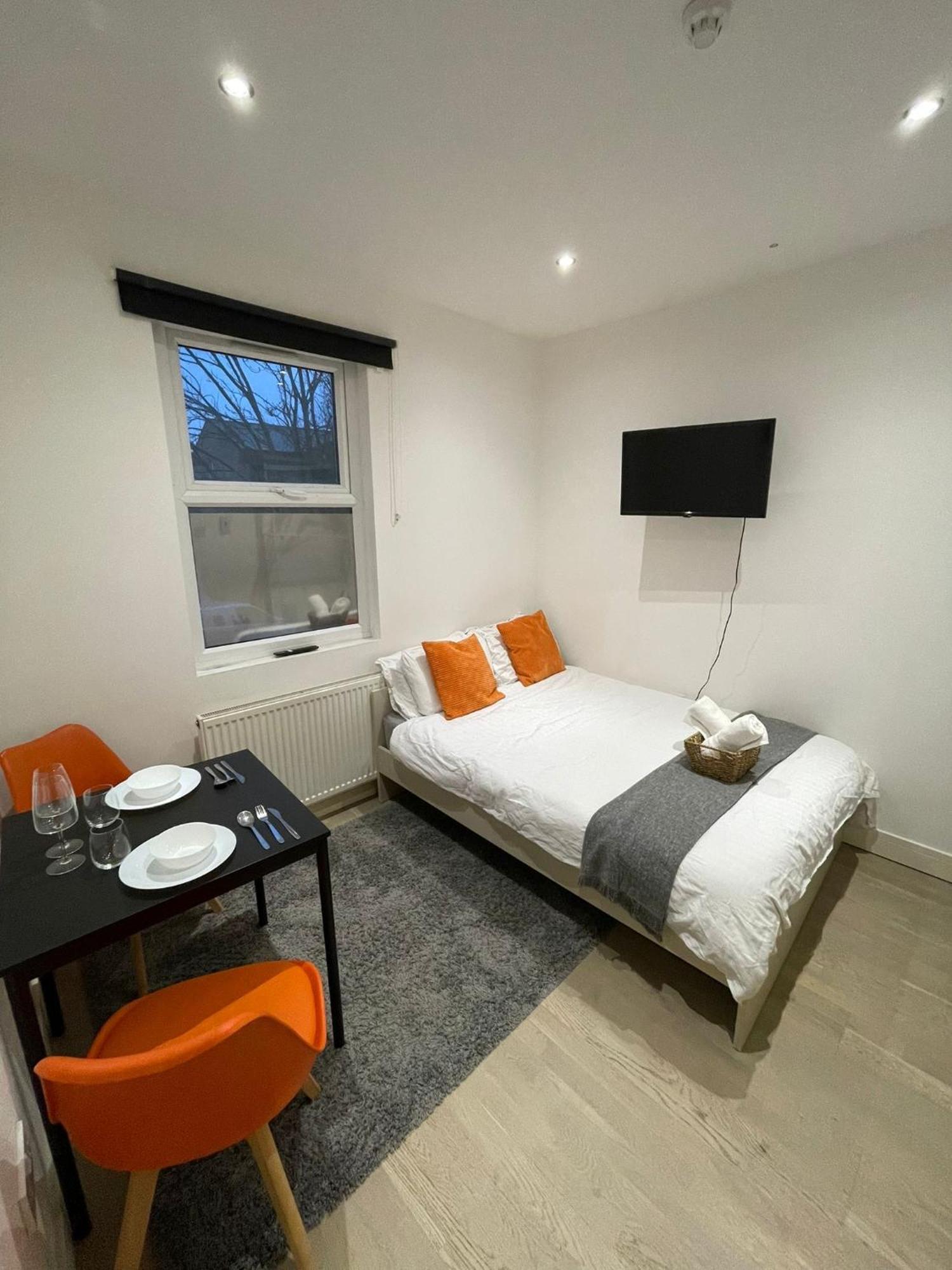 Cozy En-Suite Near Stratford ลอนดอน ภายนอก รูปภาพ