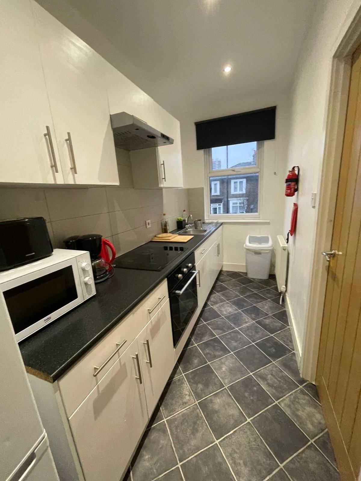 Cozy En-Suite Near Stratford ลอนดอน ภายนอก รูปภาพ