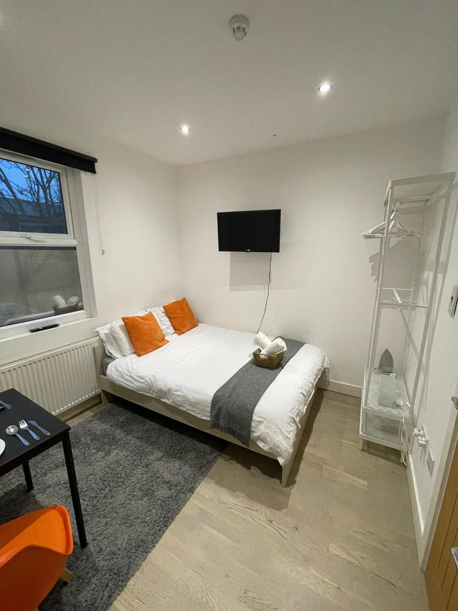 Cozy En-Suite Near Stratford ลอนดอน ภายนอก รูปภาพ