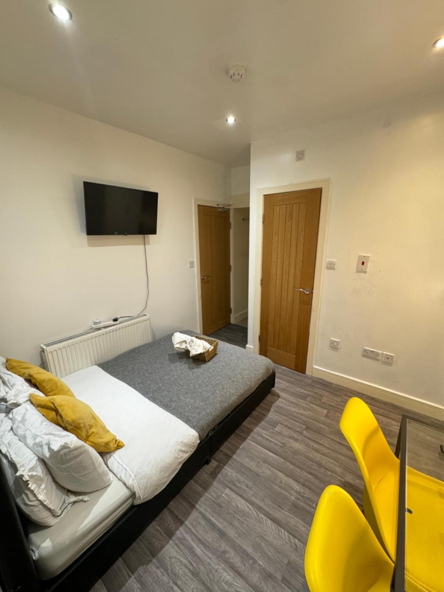 Cozy En-Suite Near Stratford ลอนดอน ภายนอก รูปภาพ